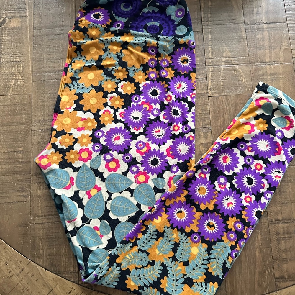 LULAROE FLORAL LEGGINGS TC